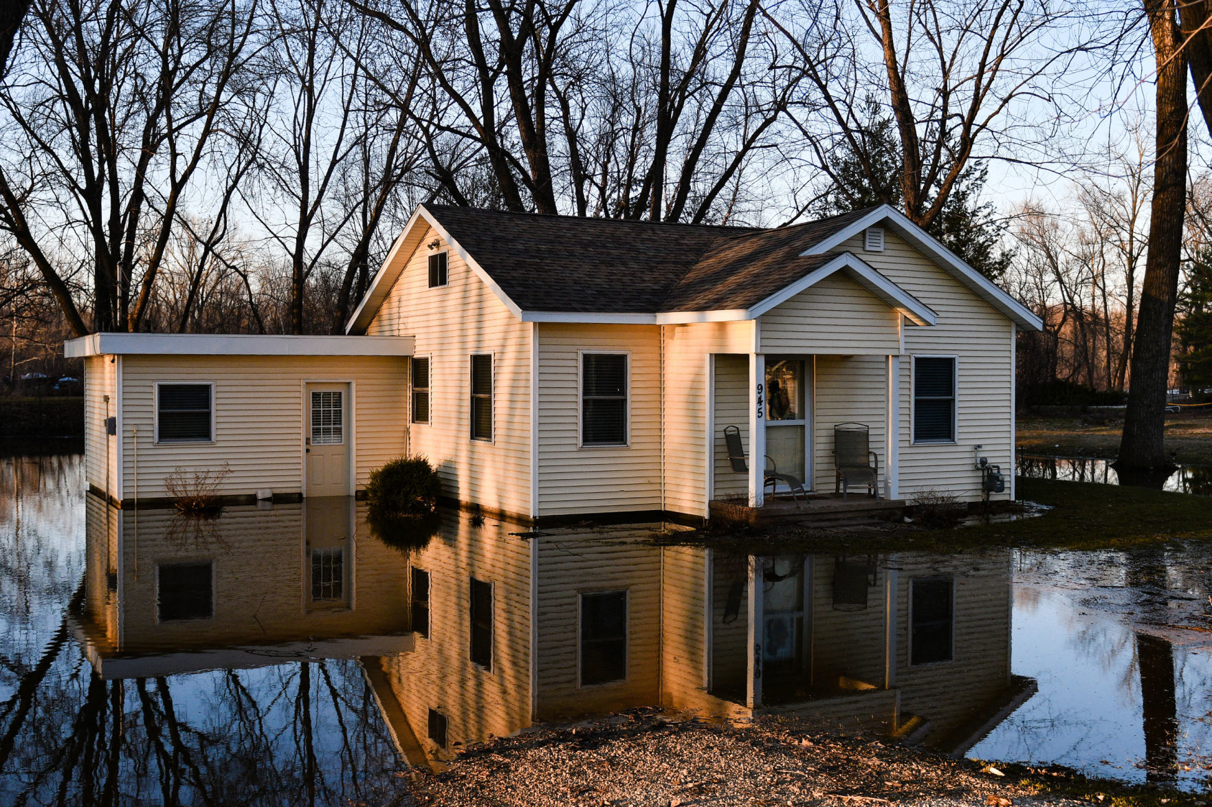 Rep. Cheri Bustos discusses flooding